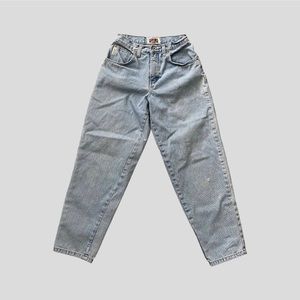 vintage light wash denim mom jeans